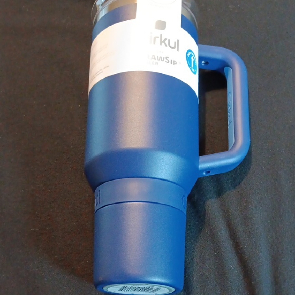 NWT Cirkul Mignight Blue 40oz tumbler